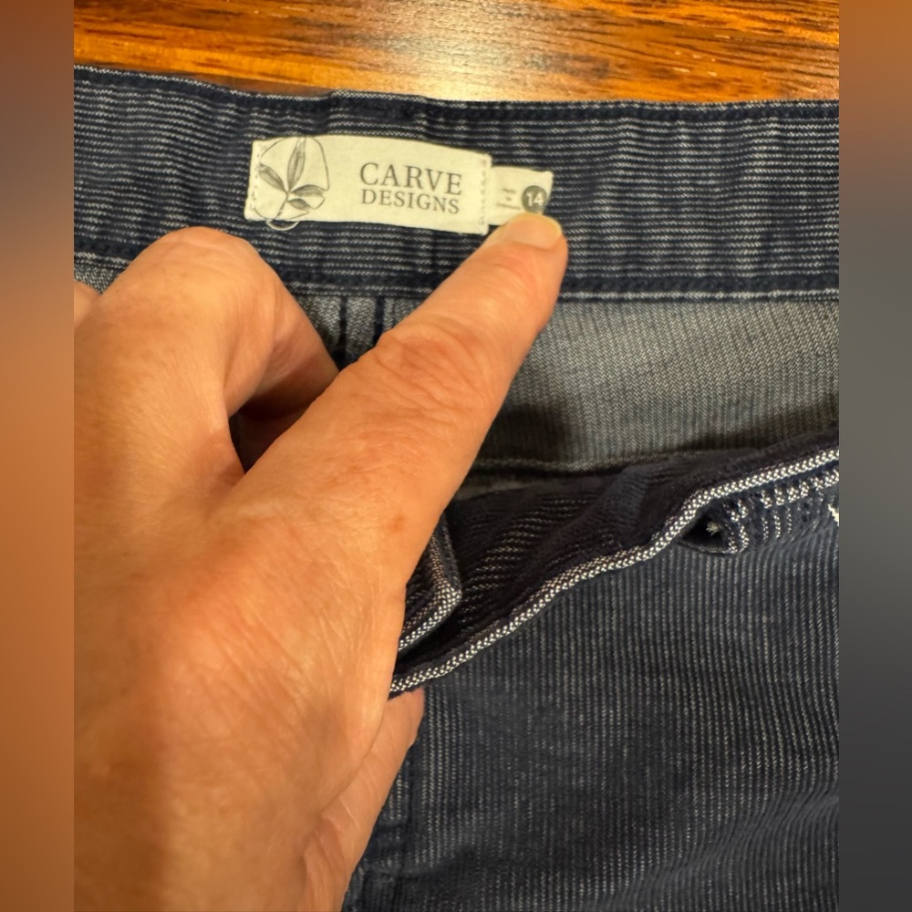 Carve Designs corduroy Dogtown Oahu shorts in dark blue size 14 4” inseam EUC - Picture 2 of 4